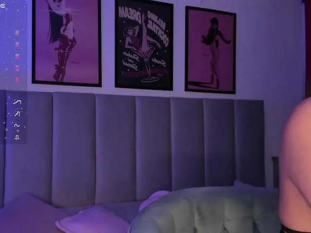 Aphrir — If i can be honest, i love feel my lovense really high and came to the climax on privated show, i'm always open for new experiences and for try new things in my bed, don't be shy and be part of an amazing moment.