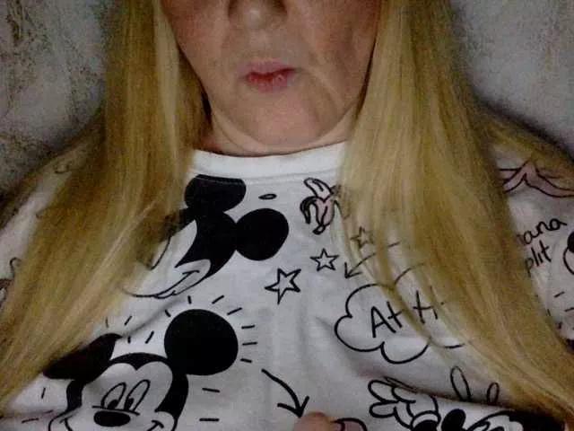 BlondyVio on BongaCams 