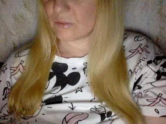 BlondyVio on BongaCams 