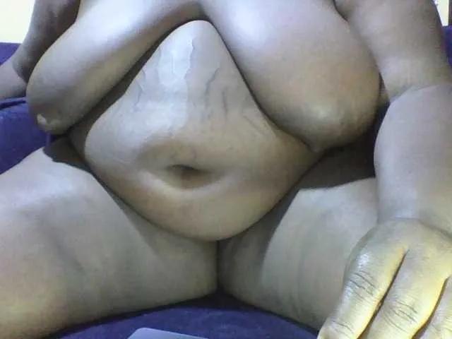 Daddiesgirl1 on BongaCams