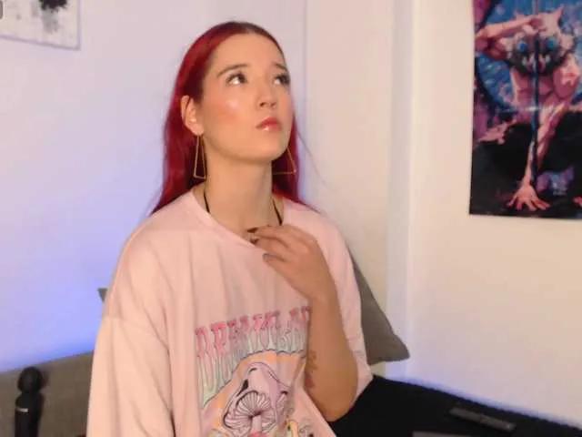 DaniiRed on BongaCams