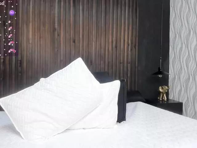 Danniamoore- on BongaCams 