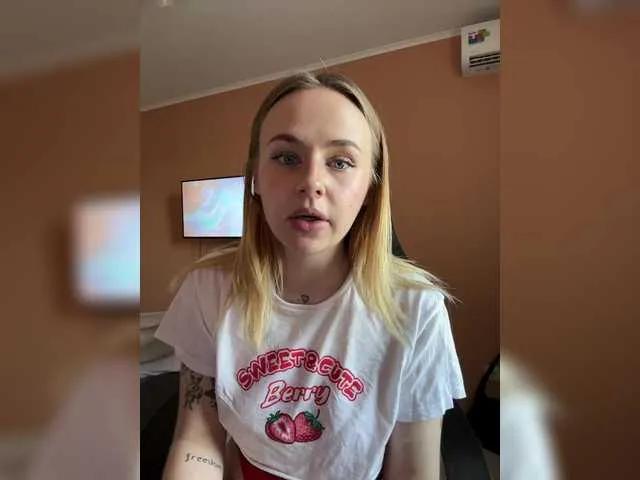 elegantbabe — I love a man who knows what he wants and exactly how to get it. Confidence is hot, but thinking about my desires? Even hotter  So go ahead --- impress me... if you can