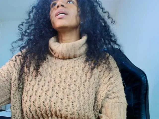 Ellie-Alves — I love the handsome guys, have a good conversation and play with new friends.

Play with my toys is great, I love when you help me to wet my pussy. Come with me and we have a lot of fun baby.