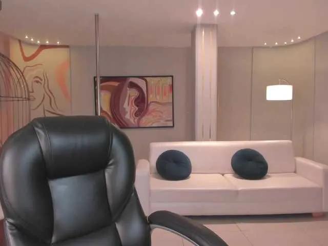 EllieScott on BongaCams 