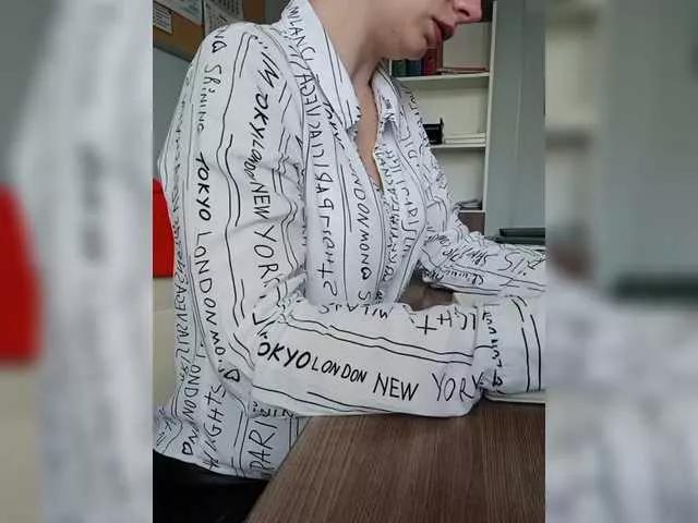 EmmiHot on BongaCams 
