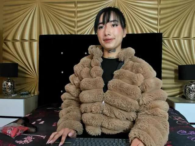 emmily-keller on BongaCams 