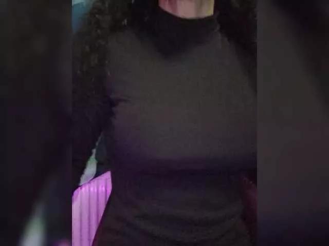 FoxxyAna on BongaCams 