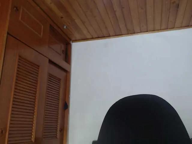 hilari18 on BongaCams