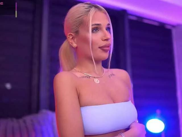 IvyRowa on BongaCams 