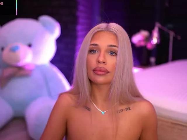IvyRowa on BongaCams 