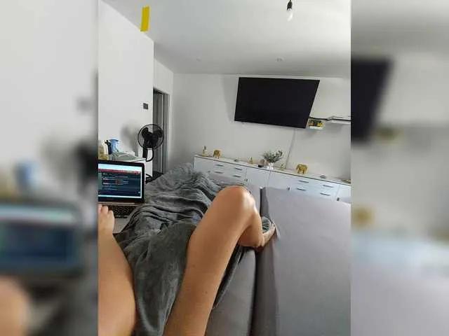 Jasmin-Style — A hard cock that can squirt nicely.