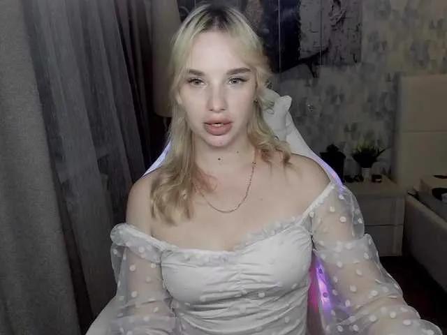 KiraKrox on BongaCams