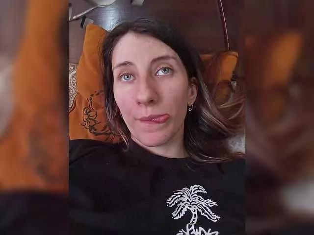 Kitty2044 on BongaCams 
