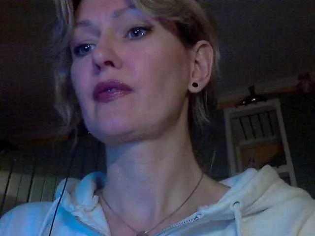 LaraEva