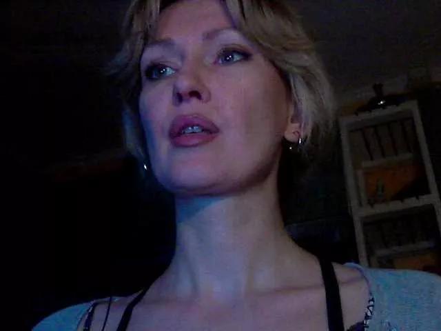 LaraEva
