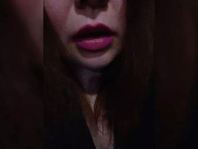 Lilbrandy1 on BongaCams 