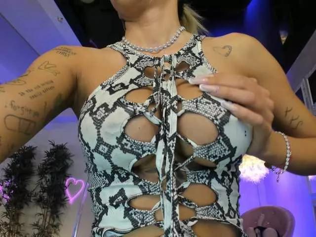 LisaAkira