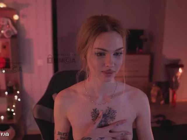 ManiFreyja on BongaCams 