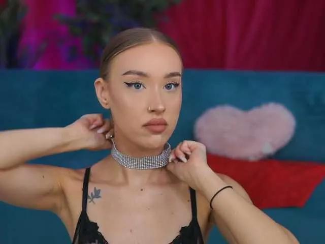 MaryJWatson — Kisses on my neck, soft touches on my back, your warm breath on my skin that will give shivers on me back, vine in the glass and ultra high vibes combined with intense foreplay.