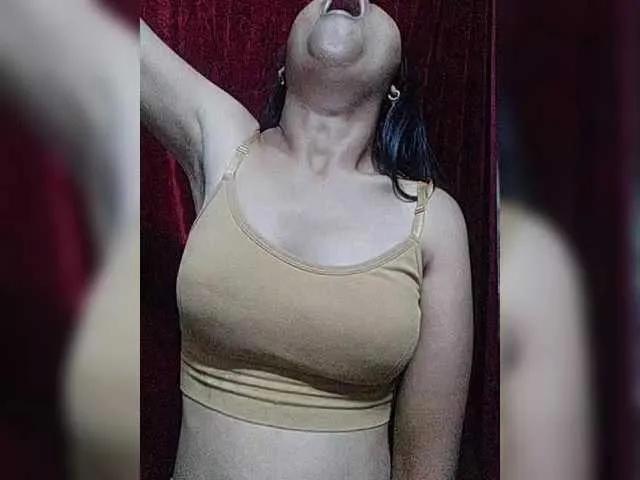 Melinatsu18 on BongaCams
