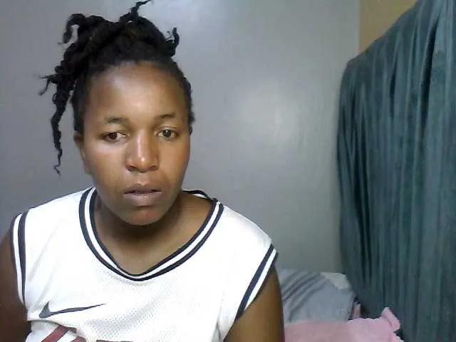 Midnightaura on BongaCams