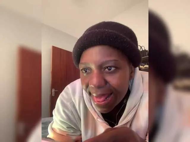 MissCocoaB on BongaCams 