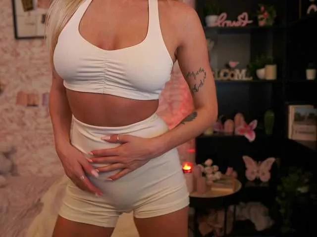 NicoletteShea01