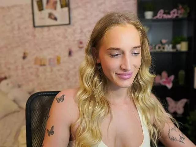 NicoletteShea01
