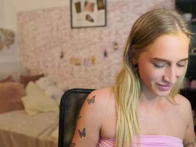 NicoletteShea01