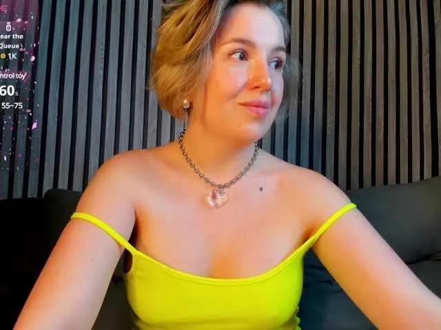 Nikki-Kai on BongaCams 