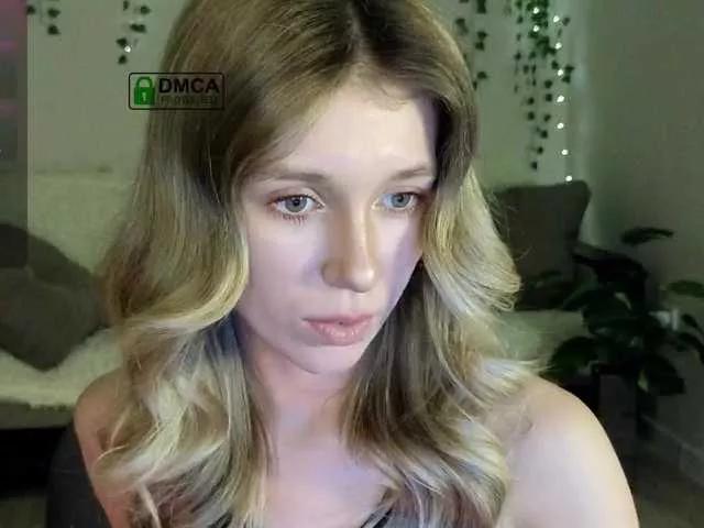peachwinne on BongaCams 