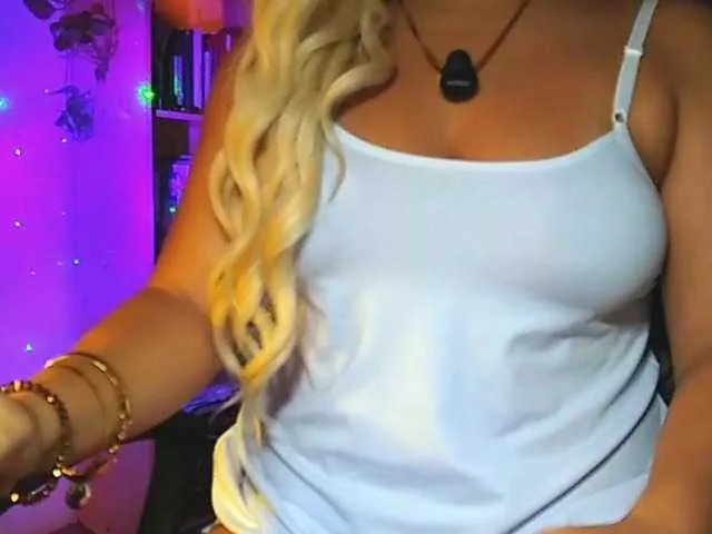 queensativa on BongaCams 