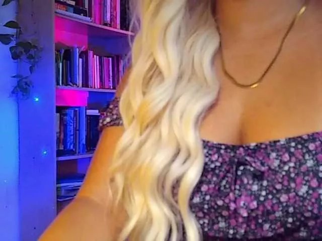 queensativa on BongaCams 