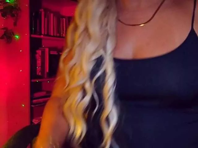 queensativa on BongaCams 