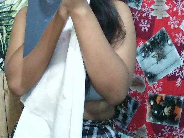 Sarah-001 on BongaCams