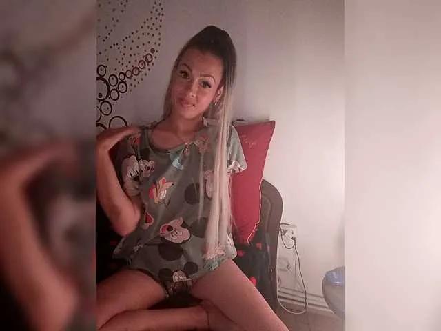SkyXxx on BongaCams
