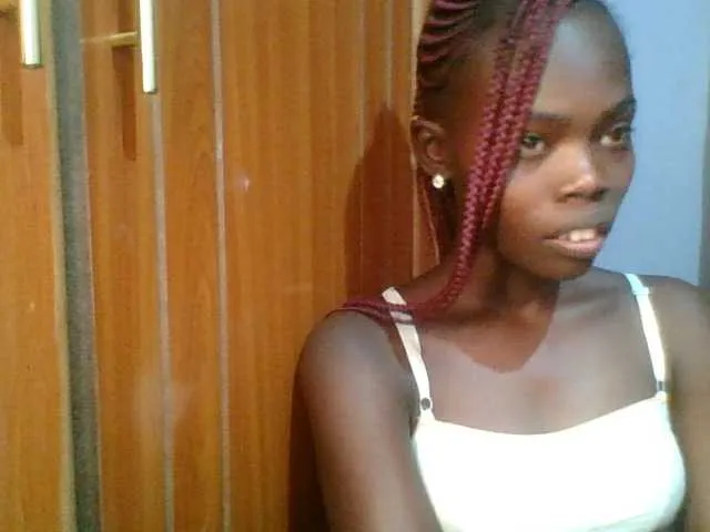 Sweet-petite on BongaCams