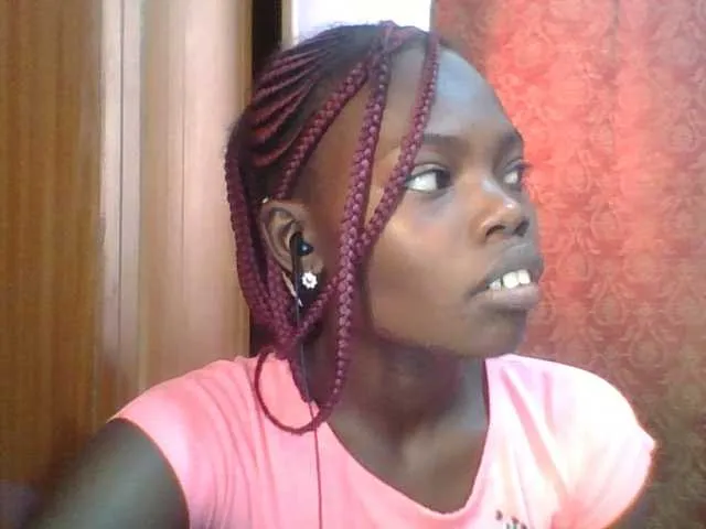 Sweet-petite on BongaCams