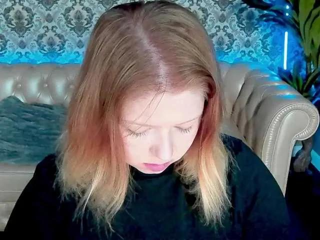 TinkerrBelll — I'm all about those little things that spark my fire---like the perfect lingerie, a naughty whisper, or your sexy compliments... Tell me, what's your favorite way to turn me on? 