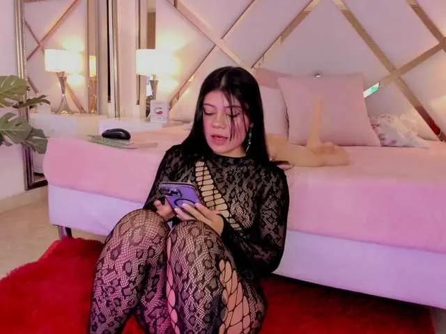 Verokax — Look me with desire, let me see how you go crazy when we play together, you will go crazy. A man who is clear about what he wants and is determined. Not only think about your pleasure, but also make me feel a woman.