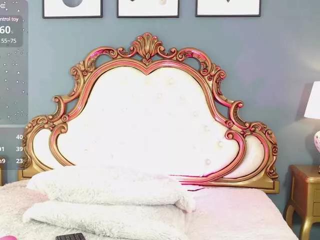 VictoriaAdams7