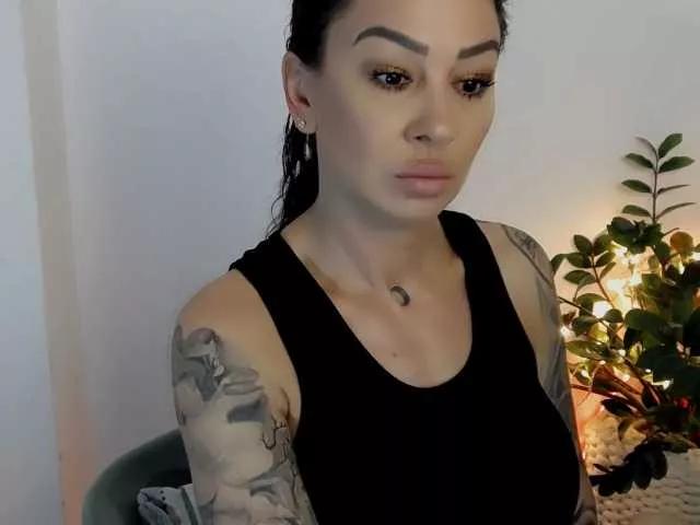 Xenthis on BongaCams 