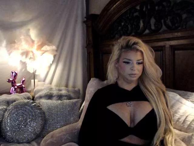 xtinastar on BongaCams 