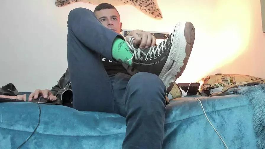 aaronbigdickxxx on Cam4 