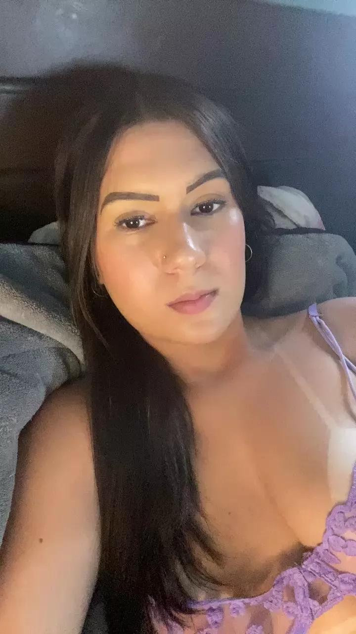 anna027 on Cam4 