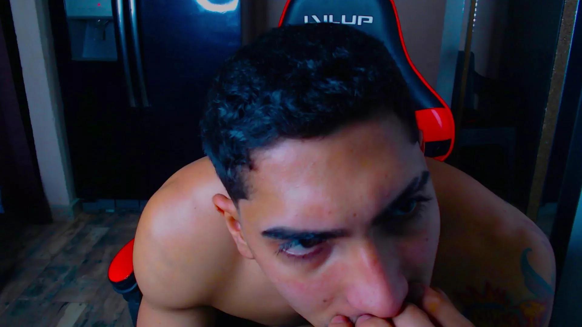 Boy_Perfec on Cam4