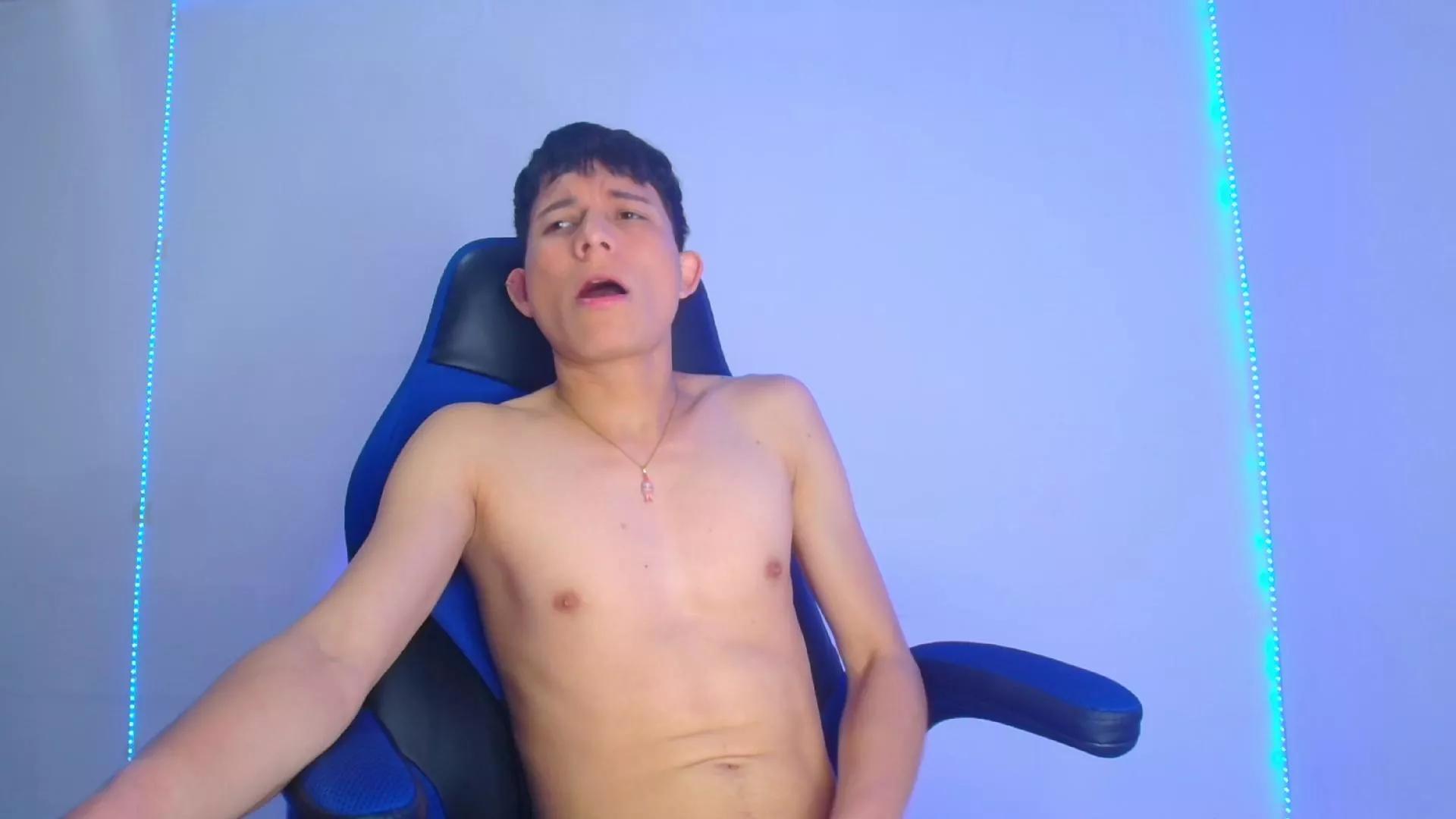 bryam_hot_19