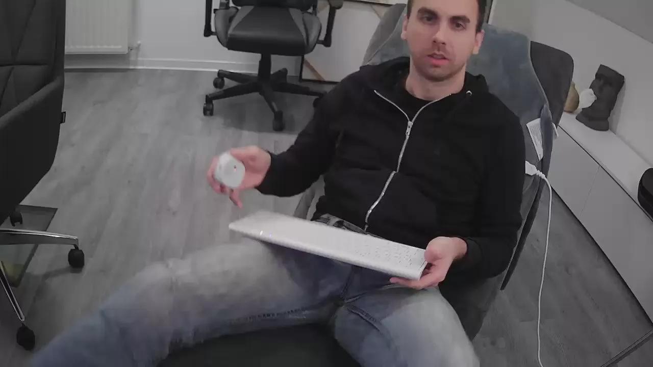 Jeansjunge96 on Cam4 