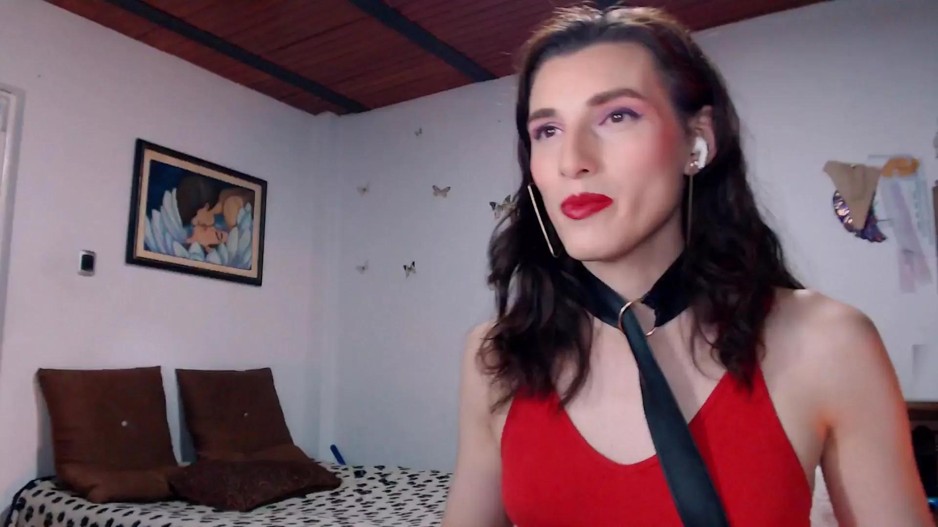 moira_hot